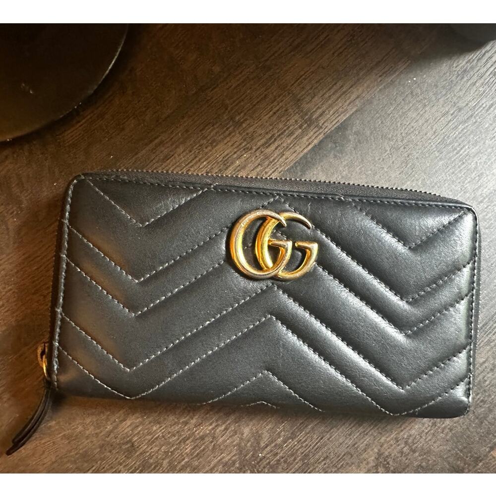 GUCCI MARMONT GG BLACK LEATHER QUILTED ZIP AROUND WALLET